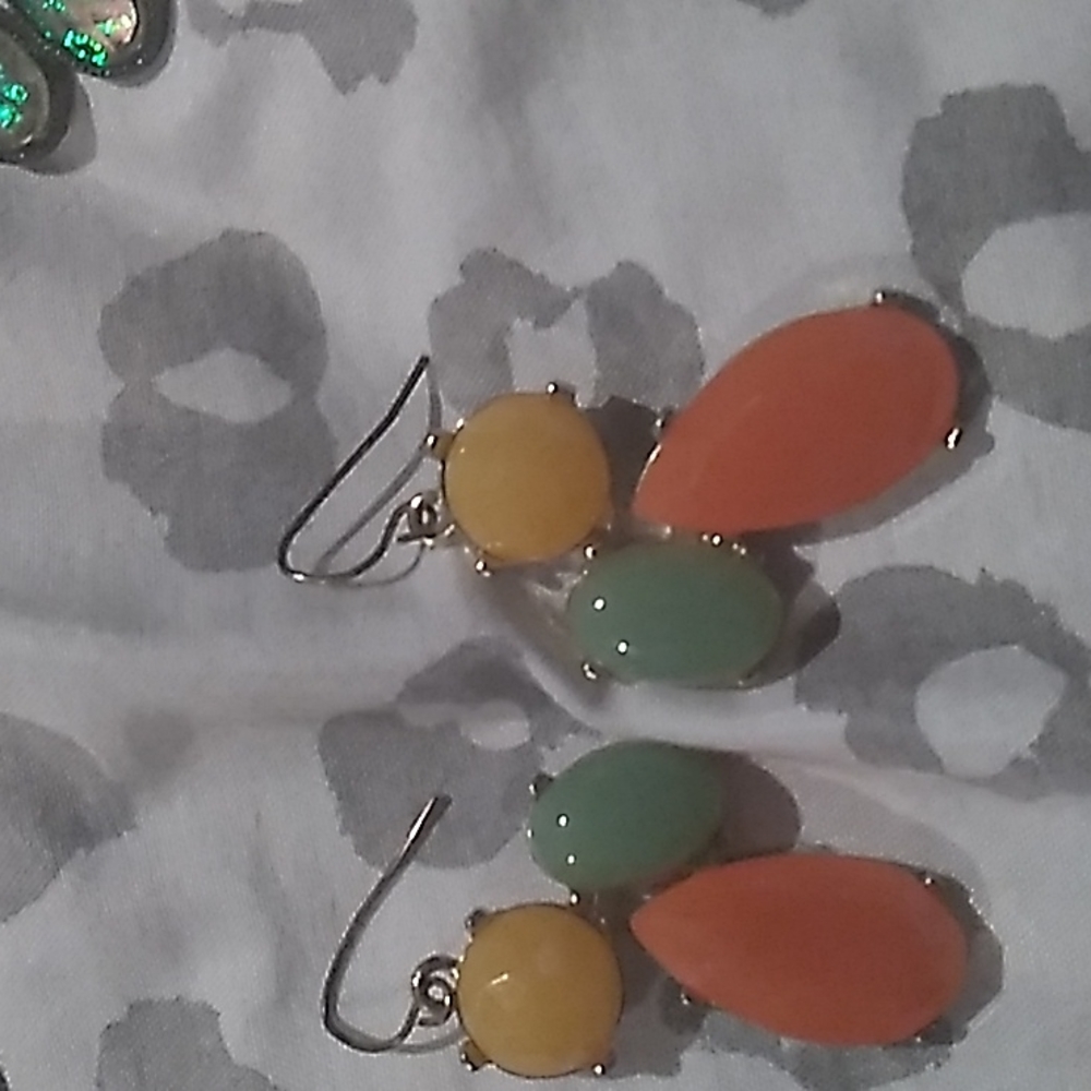 Earring bundle 3 diff styles - Picture 3 of 4